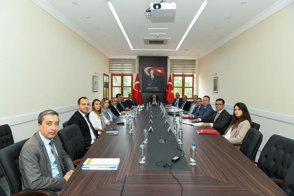  Valimiz Orhan Tavlı başkanlığında Kaymakamlarla yatırımlar, altyapı-üstyapı projeleri, sosyal destek, asayiş, seçim güvenliği toplantısı yapıldı.