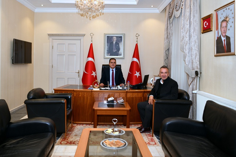 Muğla Tenis Kulübü Başkanı Seyhan Heb Valimiz Sayın İdris Akbıyık'ı ziyaret etti.