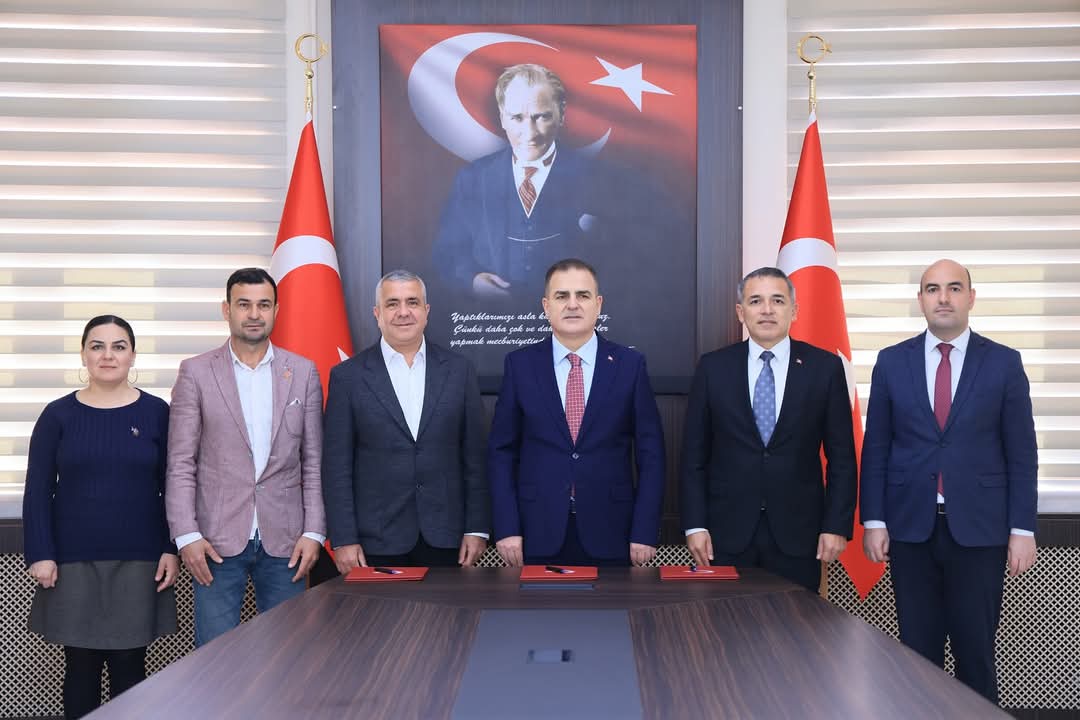 Hayırsever Teoman Güner Tarafından İnşa Edilecek Olan Sağlık Evi Binasının Protokolü Valimiz Sayın Dr. İdris Akbıyık'ın Katıldığı Törenle İmzalandı