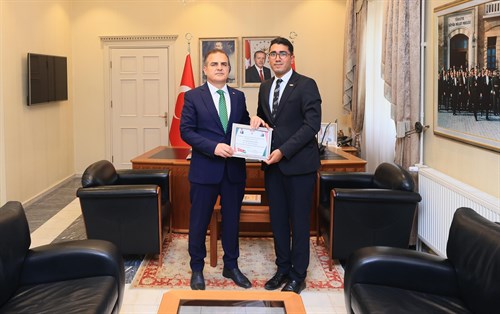  Filistinli Öğrenciler Genel Birliği Muğla Temsilcisi Yusuf Barakat Valimiz Sayın Dr. İdris Akbıyık’ı Ziyaret Etti