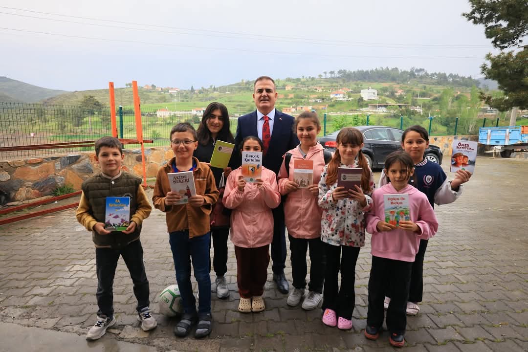 Valimiz Sayın Dr. İdris Akbıyık Kavaklıdere Cumhuriyet İlkokulu Anasınıfı Ortaköy Şubesini Ziyaret Ederek Çocuklarla Bir Araya Geldi